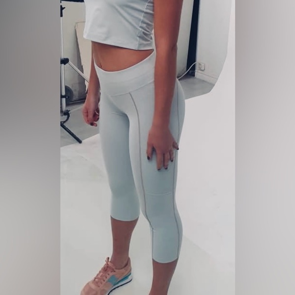 NWT All Day Alba Emma Cropped Legging